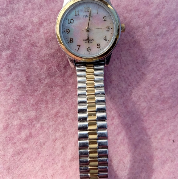 Vintage TIMEX Mother of Pearl Womans Silver Watch - Picture 4 of 4